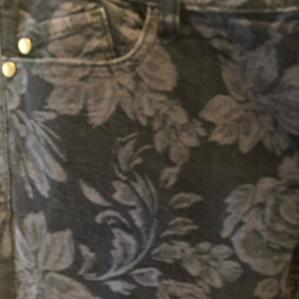 Size 8 floral pattern dark wash jeans. - Picture 2 of 3